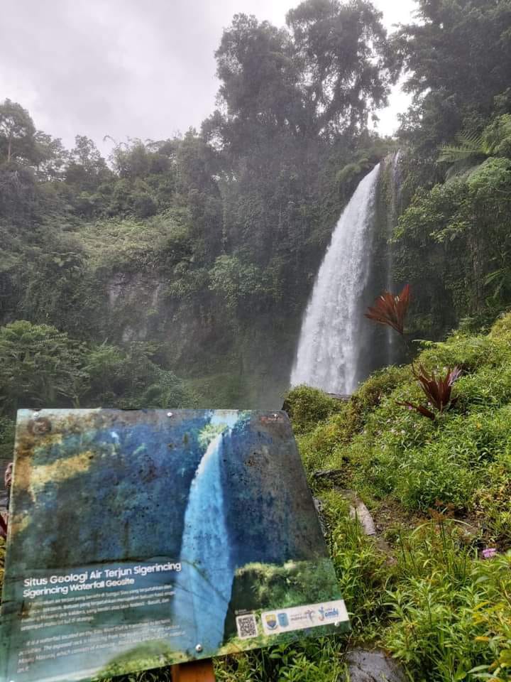 Eksotisnya Si Gerincing, Pesona Air Terjun yang Masih Tersembunyi